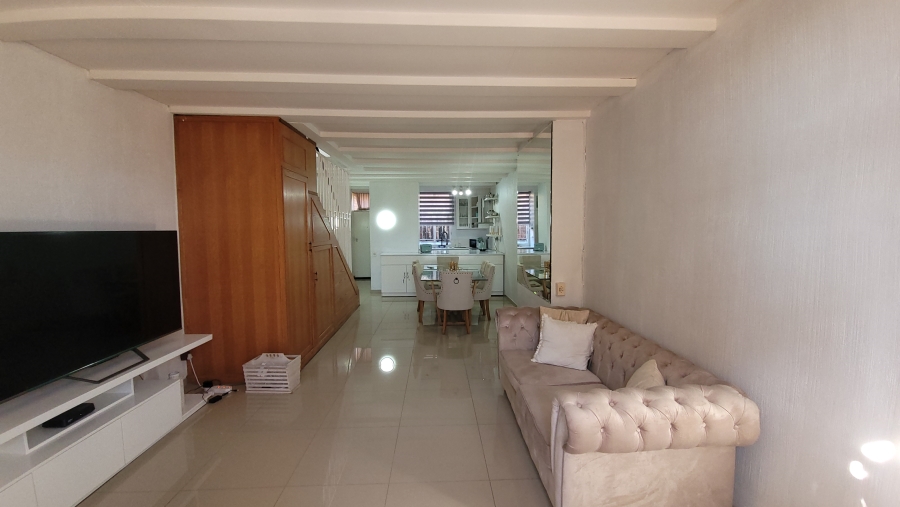 2 Bedroom Property for Sale in The Hill Gauteng