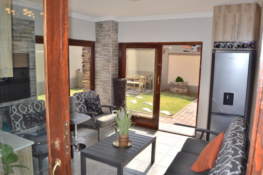 4 Bedroom Property for Sale in Thatchfield Estate Gauteng