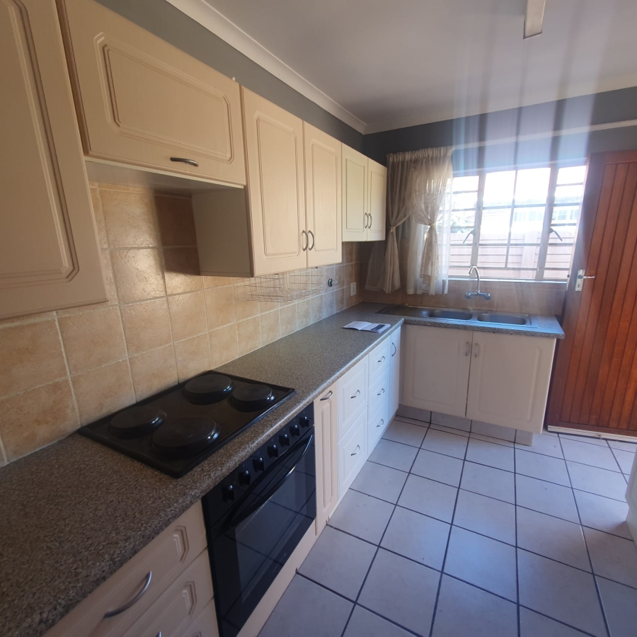 To Let 3 Bedroom Property for Rent in Dorandia Gauteng