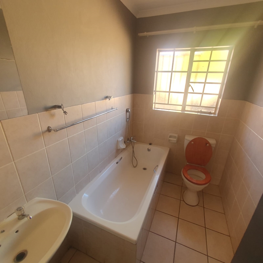 To Let 3 Bedroom Property for Rent in Dorandia Gauteng