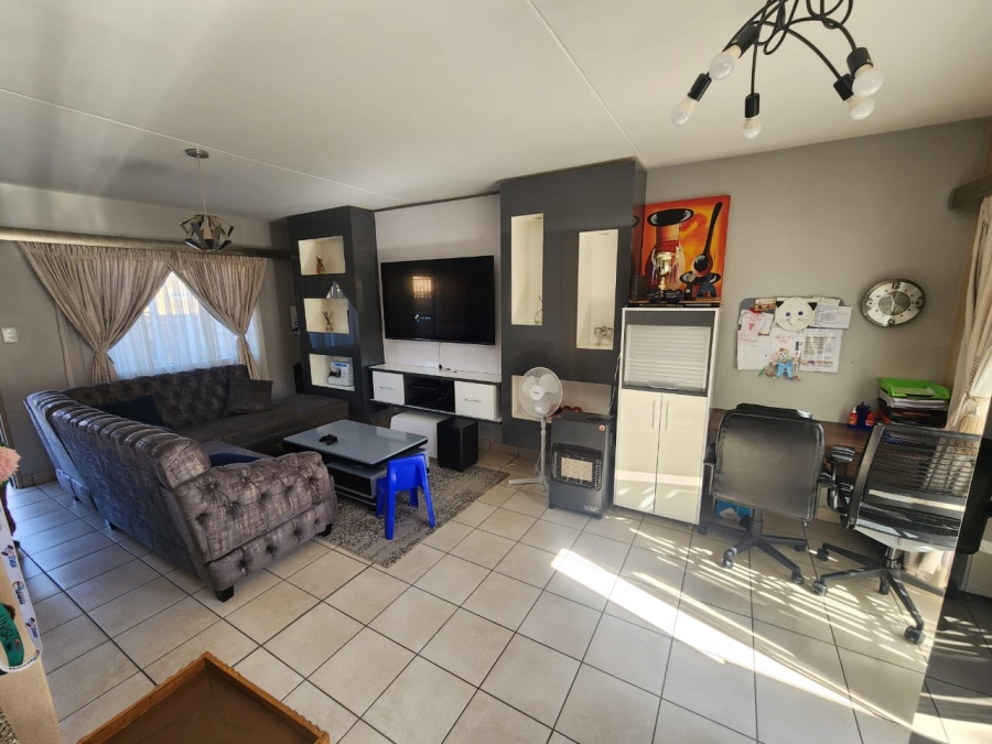 To Let 3 Bedroom Property for Rent in Annlin Gauteng