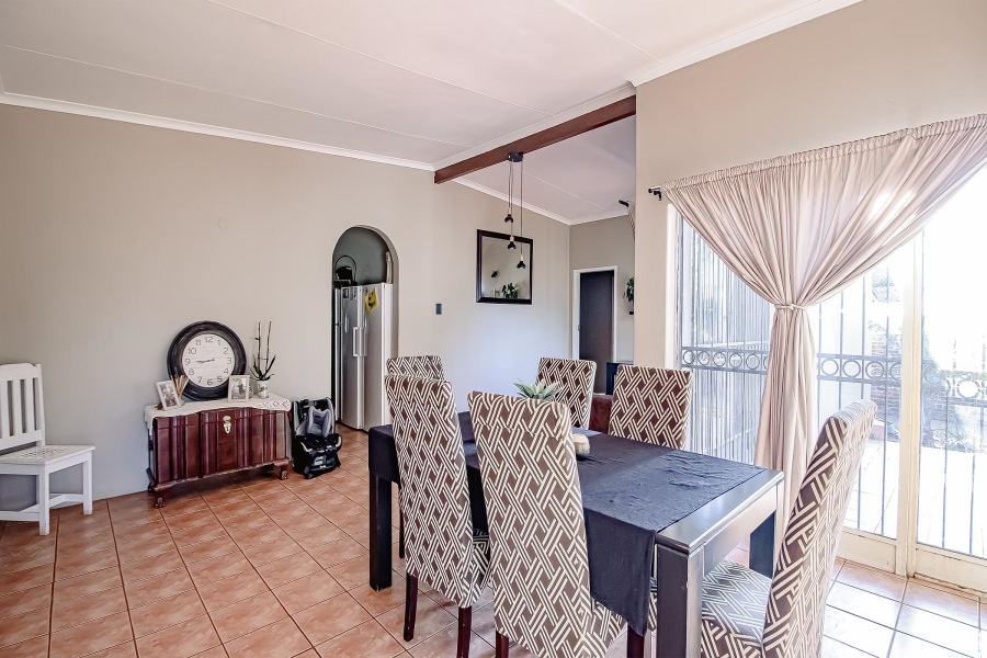 To Let 4 Bedroom Property for Rent in Sinoville Gauteng