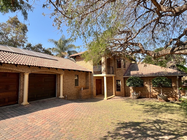 4 Bedroom Property for Sale in Woodhill Estate Gauteng