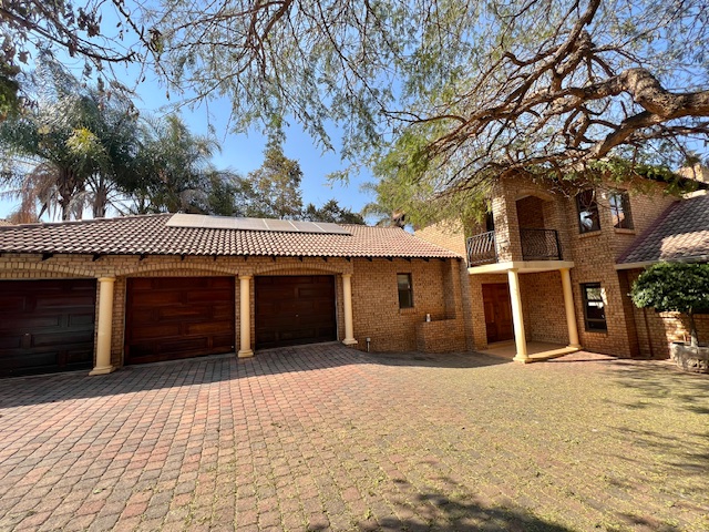 4 Bedroom Property for Sale in Woodhill Estate Gauteng