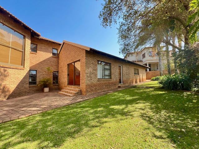 4 Bedroom Property for Sale in Woodhill Estate Gauteng