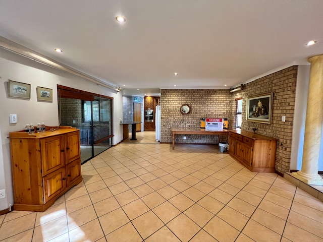 4 Bedroom Property for Sale in Woodhill Estate Gauteng