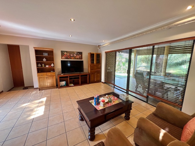 4 Bedroom Property for Sale in Woodhill Estate Gauteng