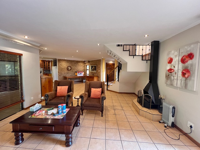 4 Bedroom Property for Sale in Woodhill Estate Gauteng