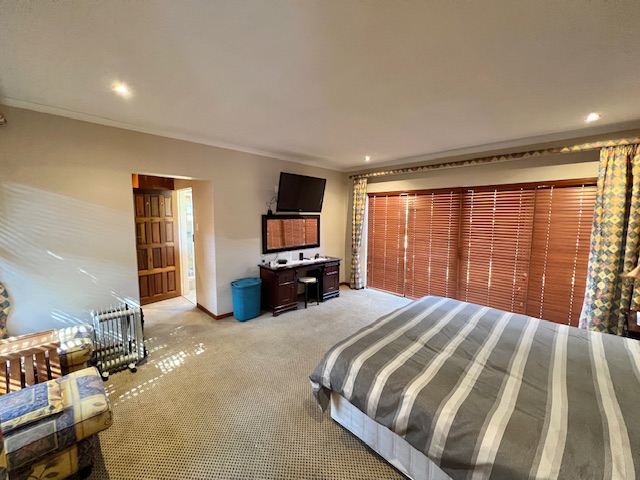 4 Bedroom Property for Sale in Woodhill Estate Gauteng