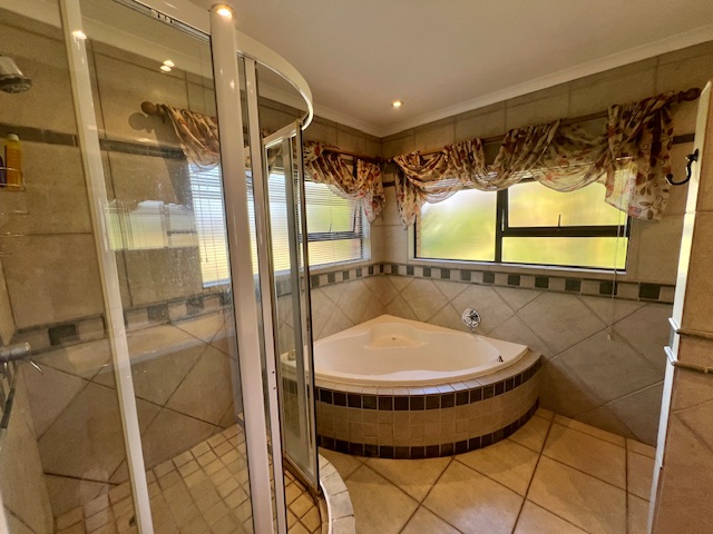 4 Bedroom Property for Sale in Woodhill Estate Gauteng