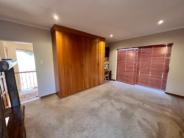 4 Bedroom Property for Sale in Woodhill Estate Gauteng