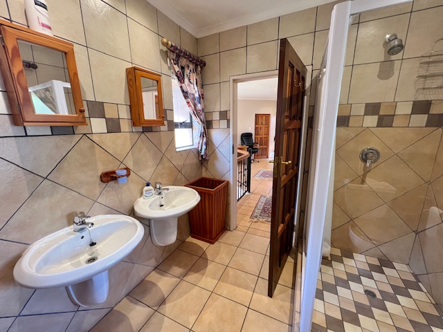 4 Bedroom Property for Sale in Woodhill Estate Gauteng