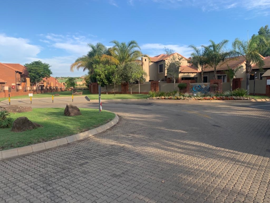 To Let 2 Bedroom Property for Rent in Eco Park Gauteng