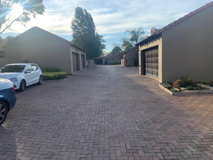 To Let 2 Bedroom Property for Rent in Eco Park Gauteng