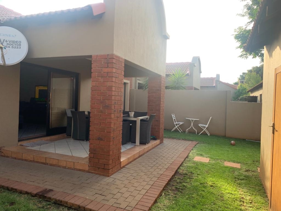 To Let 2 Bedroom Property for Rent in Eco Park Gauteng