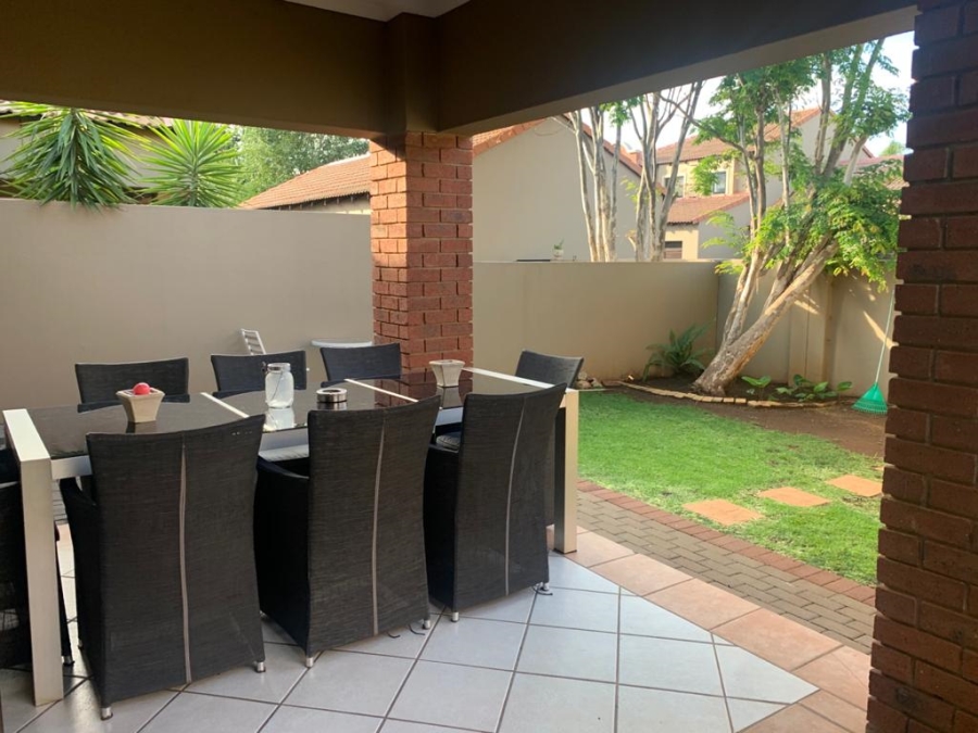 To Let 2 Bedroom Property for Rent in Eco Park Gauteng