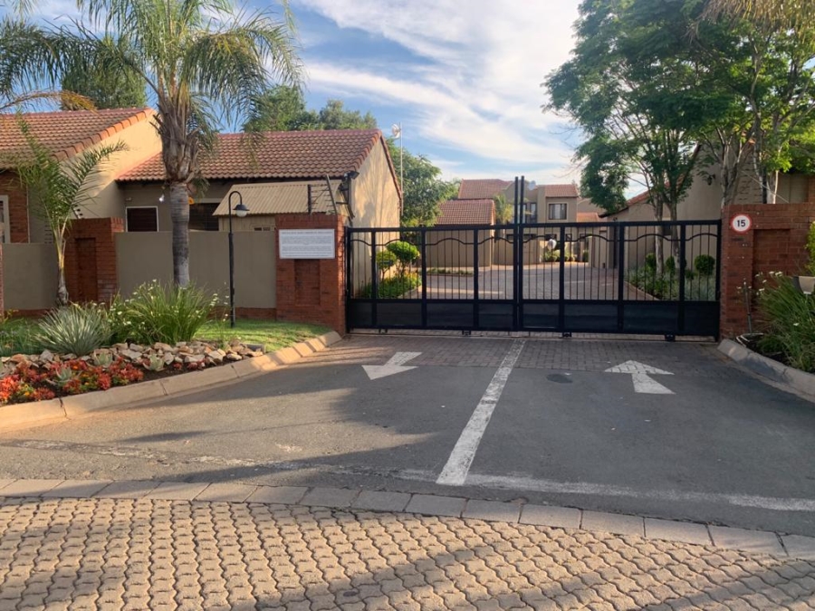 To Let 2 Bedroom Property for Rent in Eco Park Gauteng