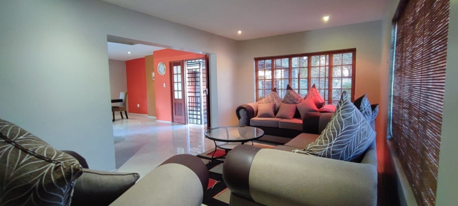 6 Bedroom Property for Sale in Rooihuiskraal North Gauteng