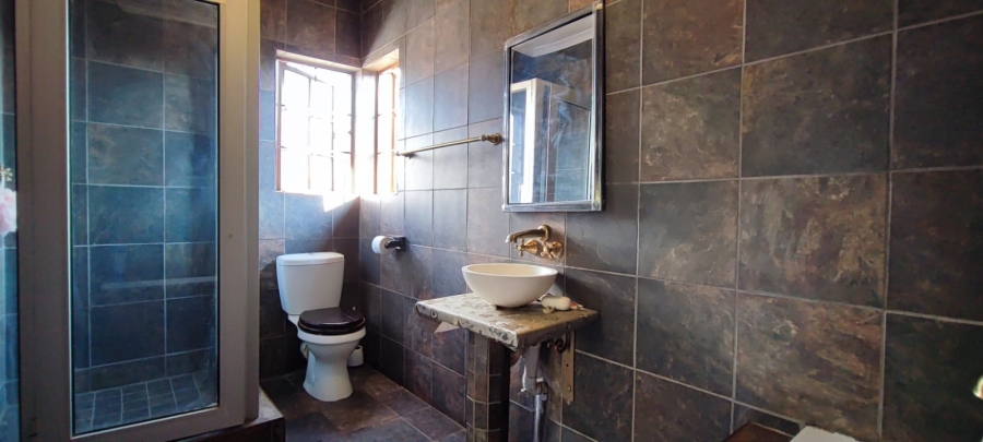 6 Bedroom Property for Sale in Rooihuiskraal North Gauteng