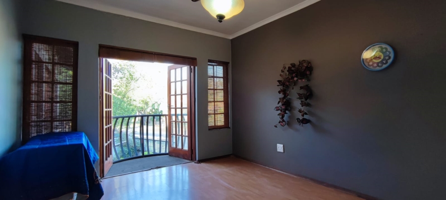 6 Bedroom Property for Sale in Rooihuiskraal North Gauteng