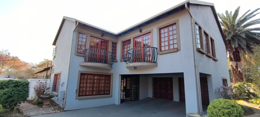 6 Bedroom Property for Sale in Rooihuiskraal North Gauteng