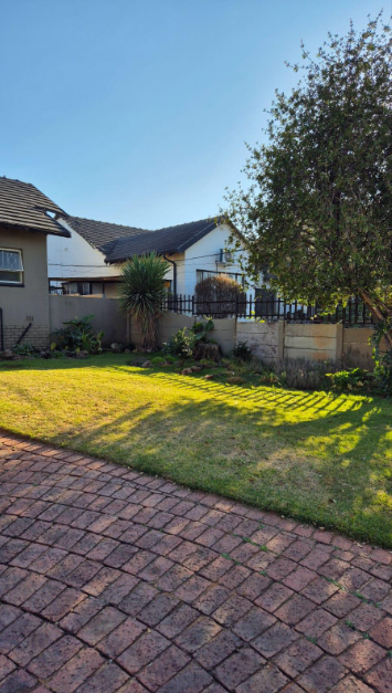 4 Bedroom Property for Sale in Symhurst Gauteng