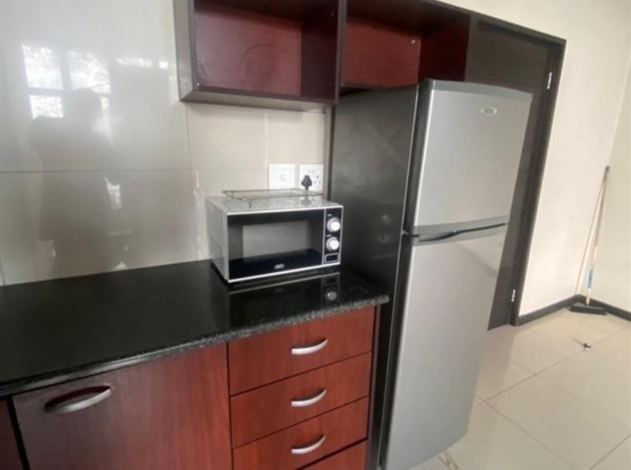 To Let 1 Bedroom Property for Rent in New Doornfontein Gauteng