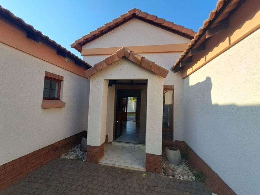 To Let 3 Bedroom Property for Rent in Montana Gauteng