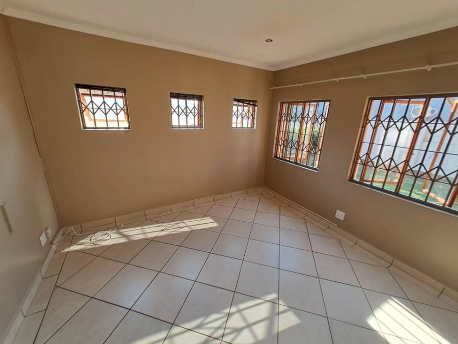 To Let 3 Bedroom Property for Rent in Montana Gauteng