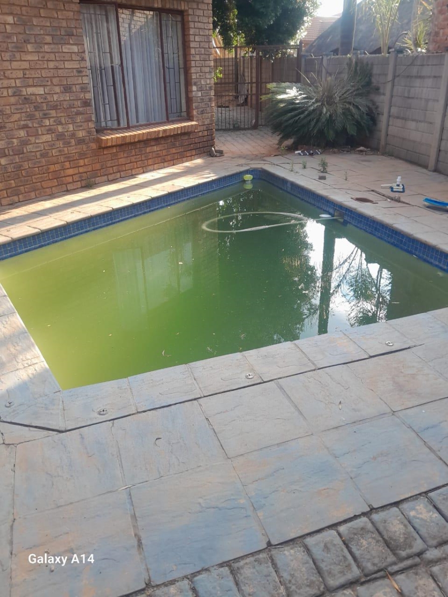 4 Bedroom Property for Sale in Doornpoort Gauteng