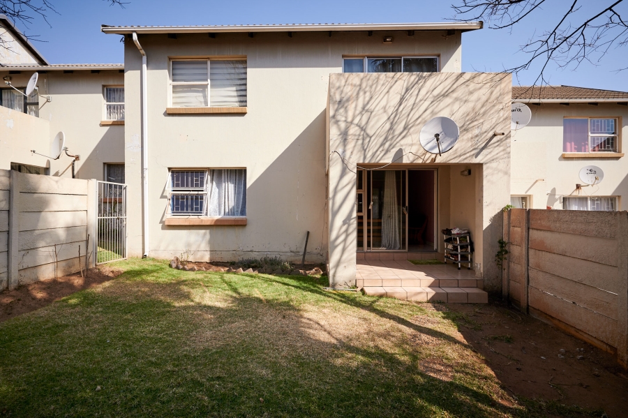 2 Bedroom Property for Sale in Vorna Valley Gauteng