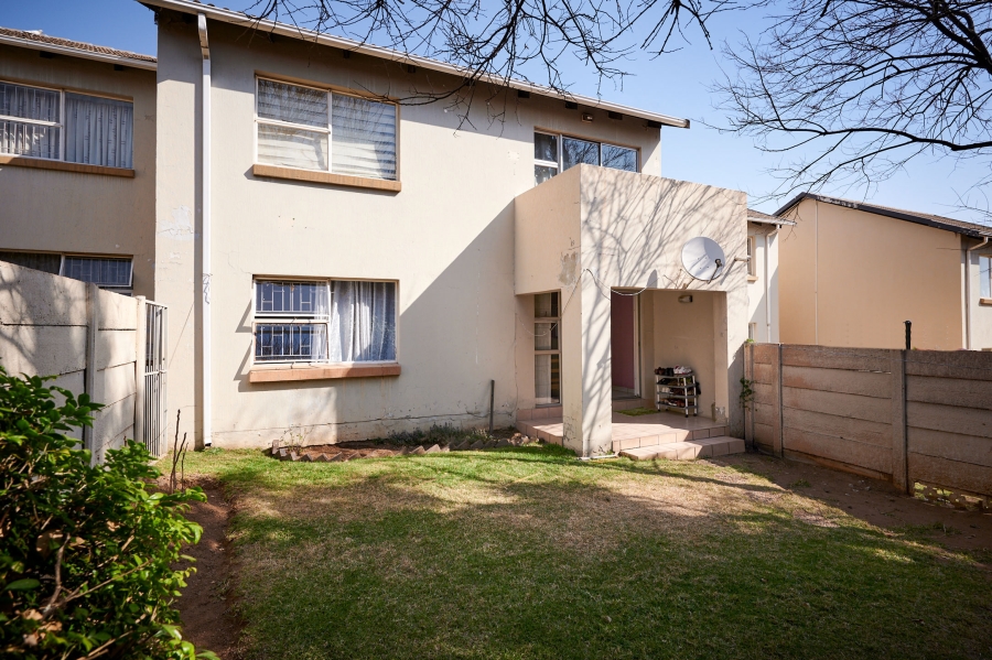 2 Bedroom Property for Sale in Vorna Valley Gauteng