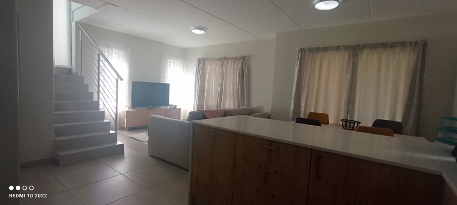 To Let 3 Bedroom Property for Rent in Broadacres Gauteng