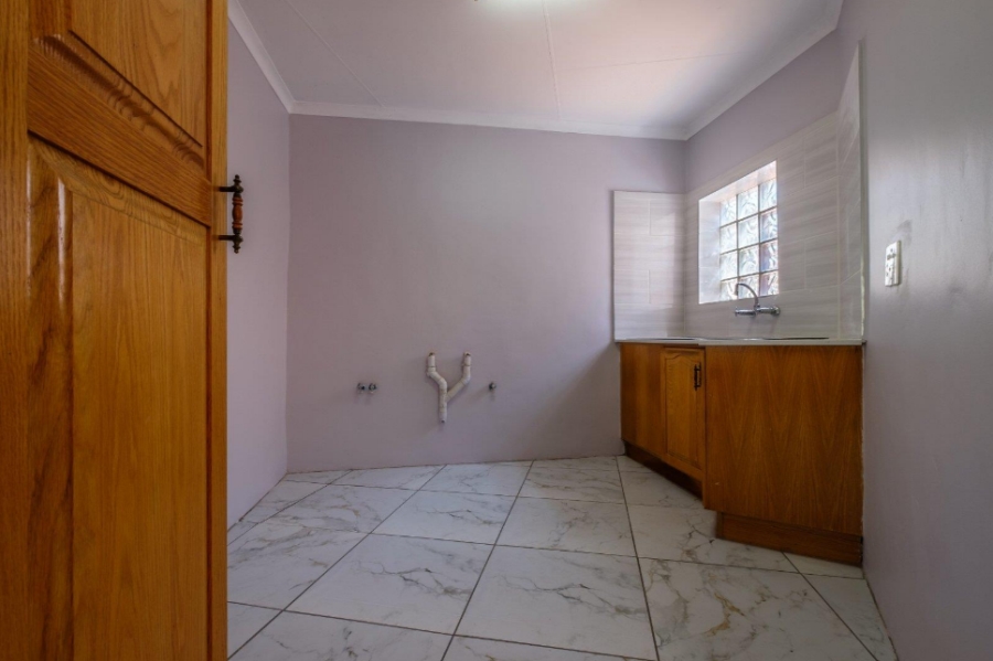 3 Bedroom Property for Sale in Mulbarton Gauteng