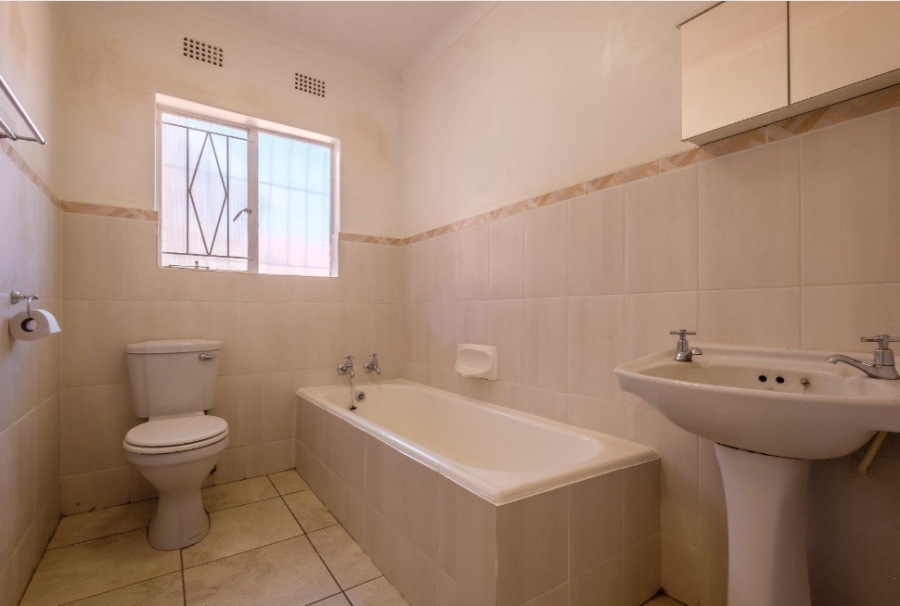 3 Bedroom Property for Sale in Mulbarton Gauteng