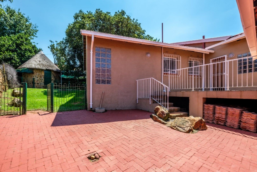 3 Bedroom Property for Sale in Mulbarton Gauteng