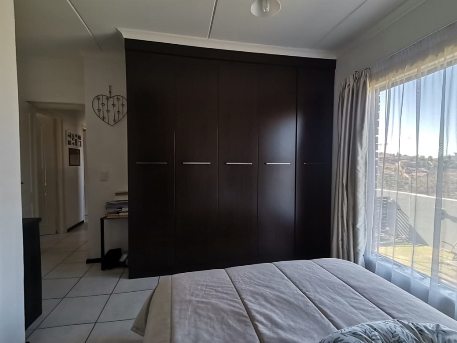 3 Bedroom Property for Sale in Oakdene Gauteng