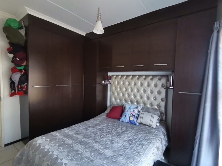 3 Bedroom Property for Sale in Oakdene Gauteng