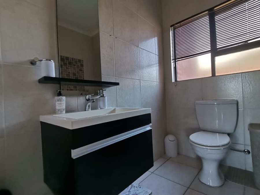 3 Bedroom Property for Sale in Oakdene Gauteng