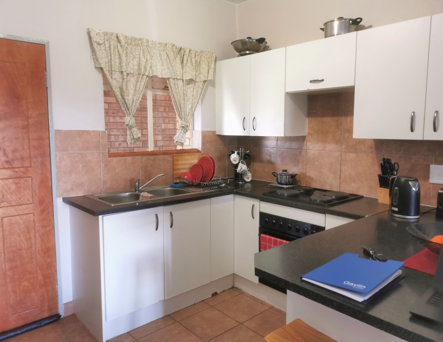 To Let 2 Bedroom Property for Rent in Wilgeheuwel Gauteng