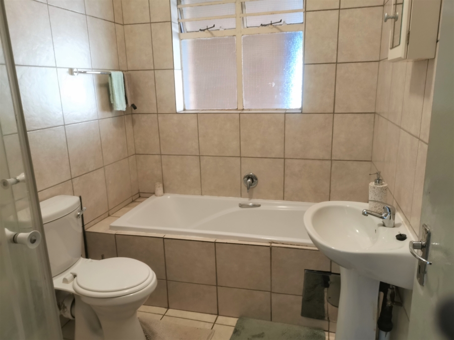 To Let 2 Bedroom Property for Rent in Wilgeheuwel Gauteng