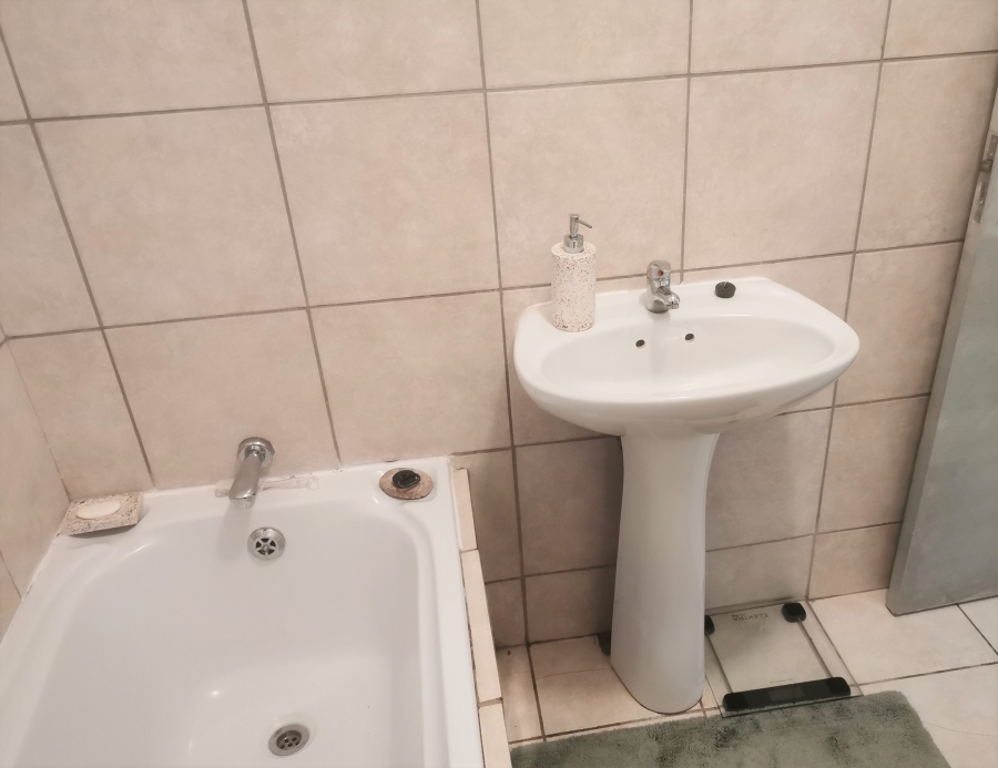 To Let 2 Bedroom Property for Rent in Wilgeheuwel Gauteng