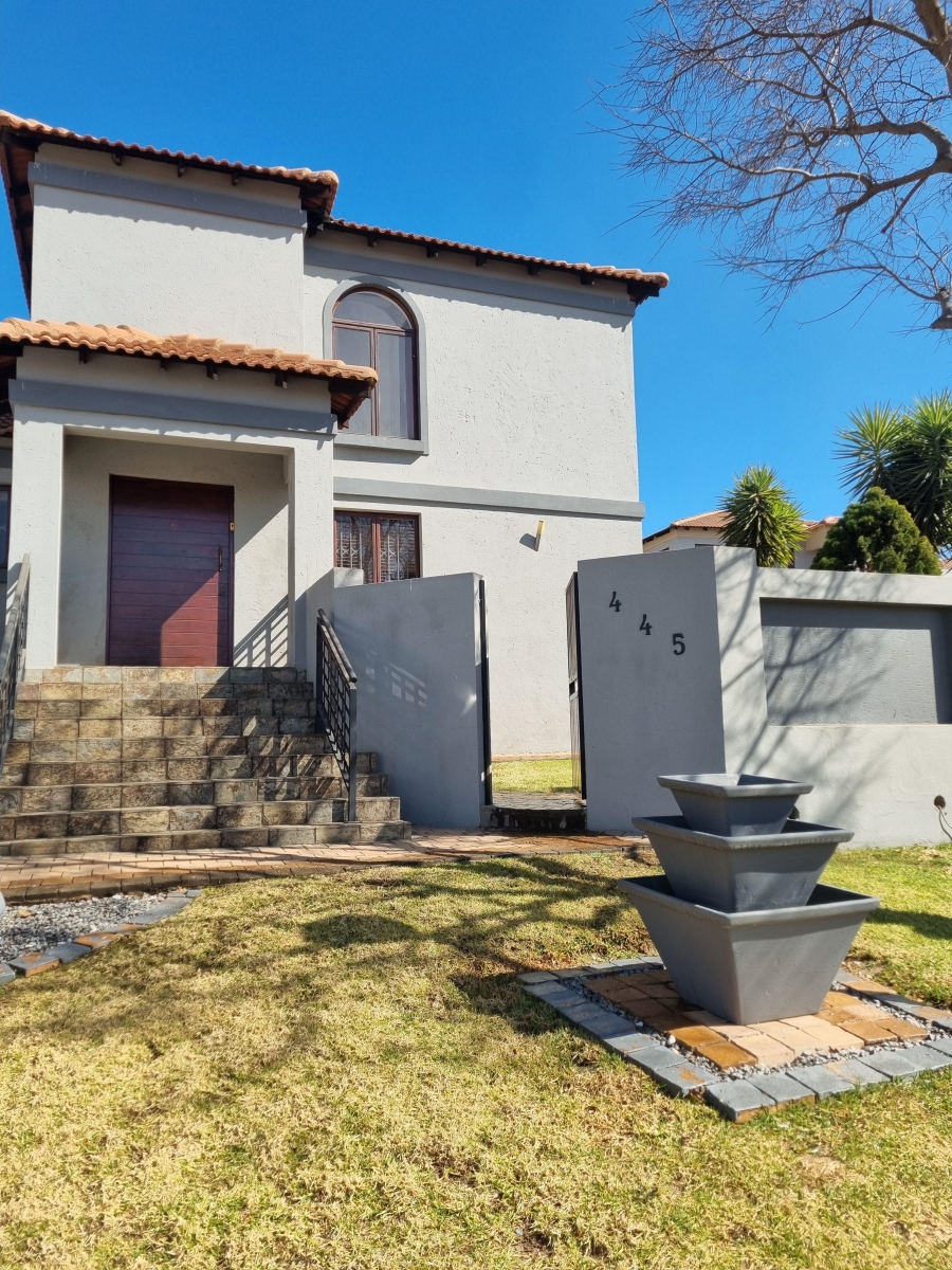 To Let 3 Bedroom Property for Rent in Thatchfield Gardens Gauteng