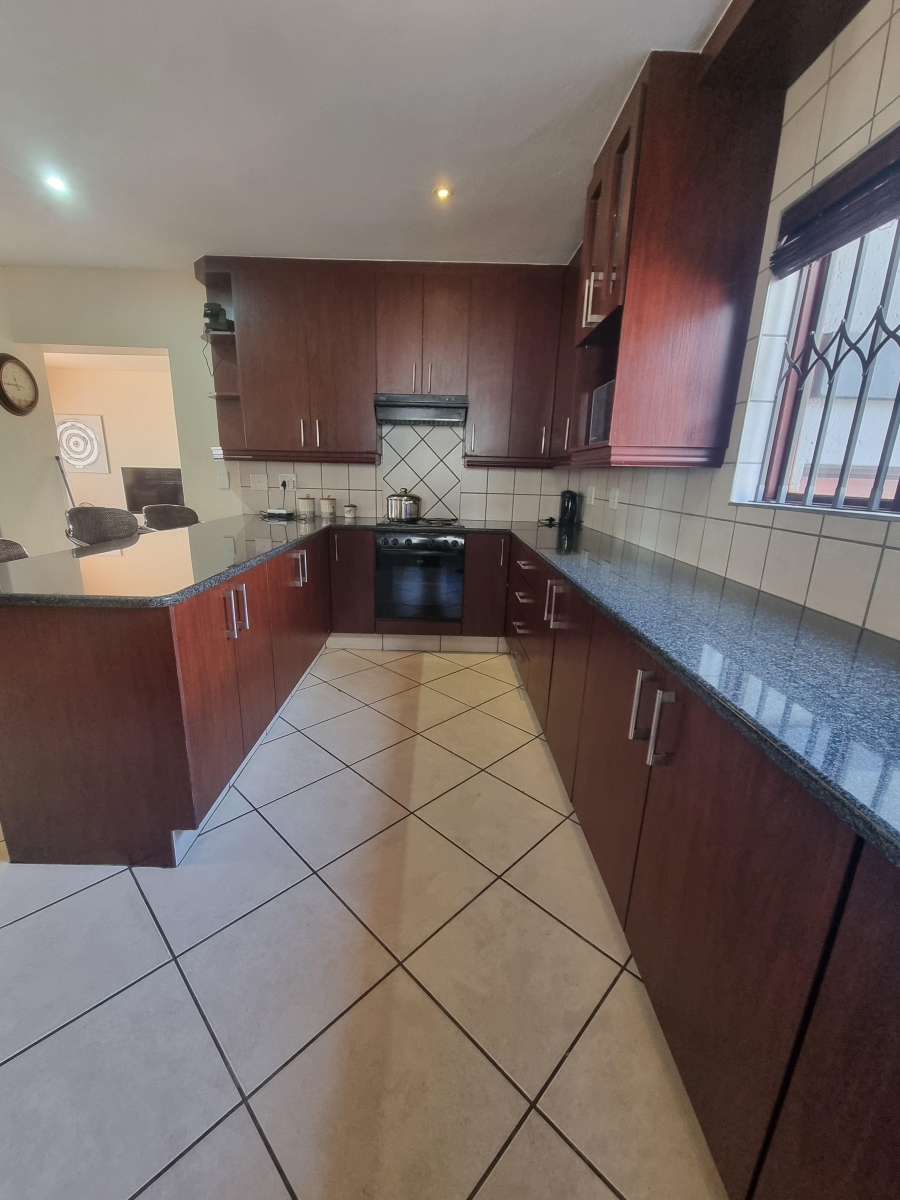 To Let 3 Bedroom Property for Rent in Thatchfield Gardens Gauteng