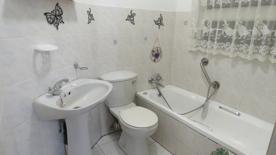 2 Bedroom Property for Sale in South Crest Gauteng