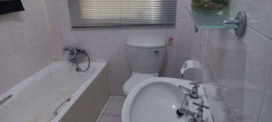 2 Bedroom Property for Sale in South Crest Gauteng