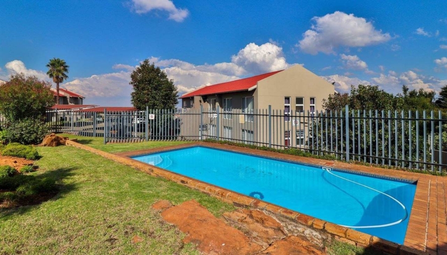 2 Bedroom Property for Sale in South Crest Gauteng