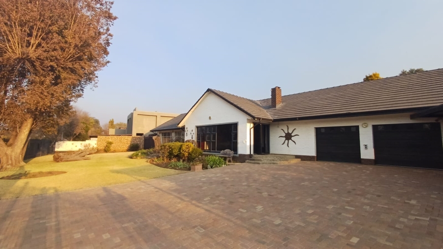 To Let 3 Bedroom Property for Rent in Raceview Gauteng