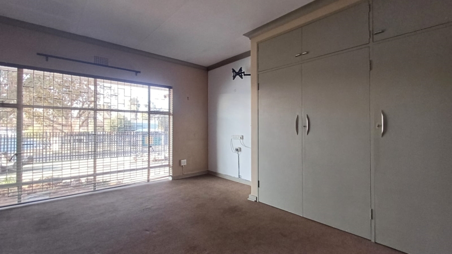 To Let 3 Bedroom Property for Rent in Raceview Gauteng