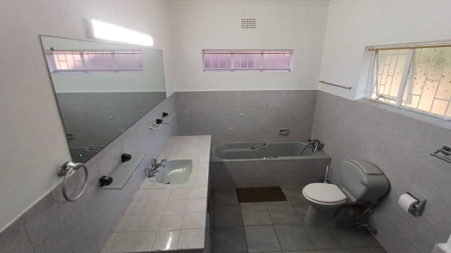 To Let 3 Bedroom Property for Rent in Raceview Gauteng